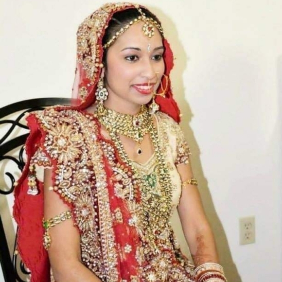 Meet your Posher, Sofia - Picture 1 of 1